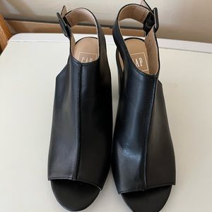 GAP open toe heel booties